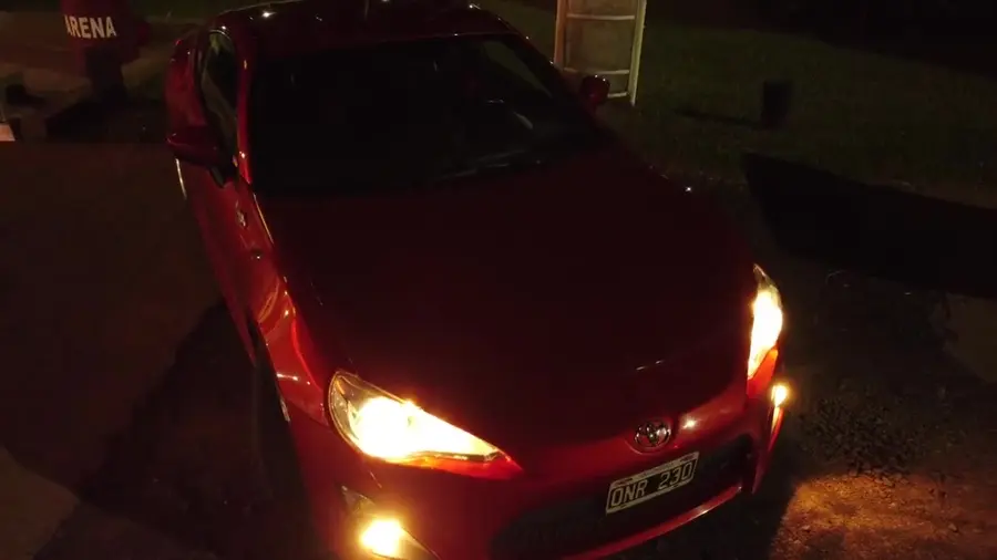 Otro fotograma aéreo del auto.